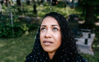 looking up to God, fervent prayer, black woman looking up to God in prayer,