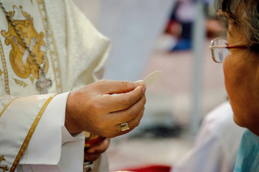 receiving Jesus in the Blessed Sacrament, power of daily mass